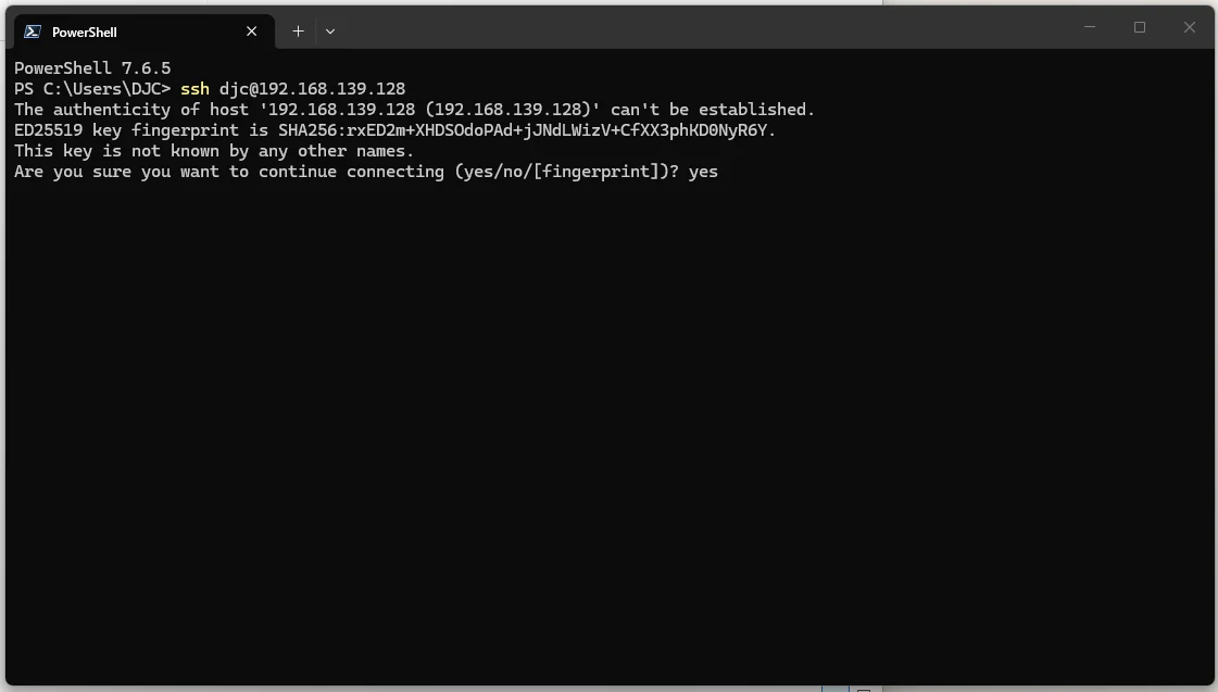首次 SSH 连接群晖时输入 yes 确认主机指纹
